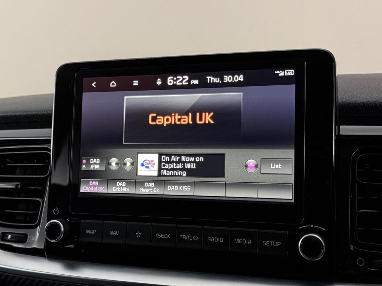 Kia Stonic thumbnail Infotainment System