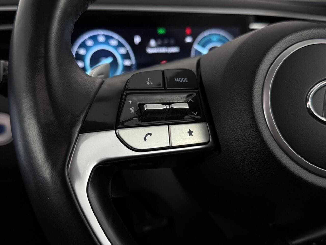 Hyundai TUCSON thumbnail Misc Controls