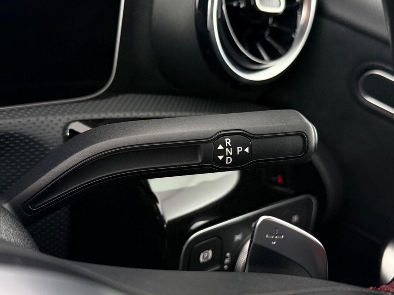 Mercedes-Benz A Class thumbnail Misc Controls