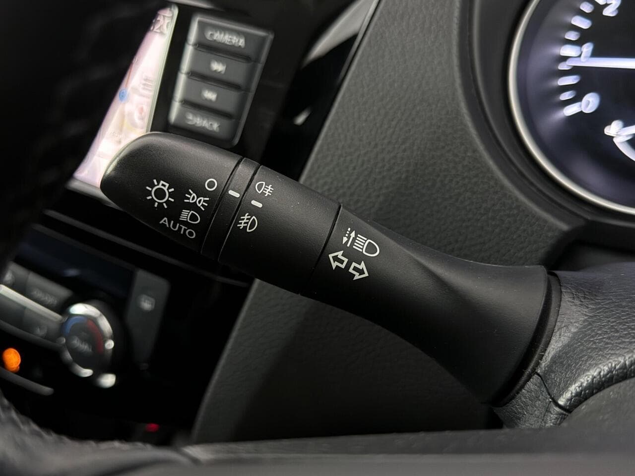 Nissan Qashqai thumbnail Misc Controls