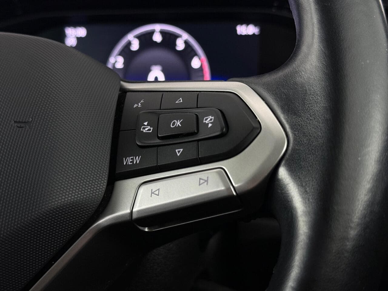 Volkswagen Polo thumbnail Misc Controls