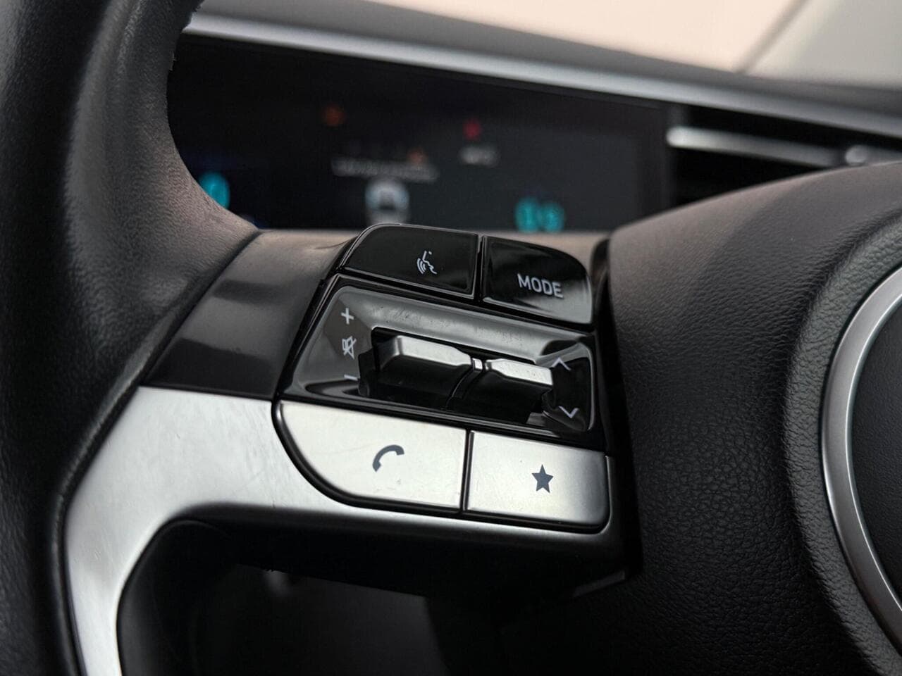 Hyundai TUCSON thumbnail Misc Controls