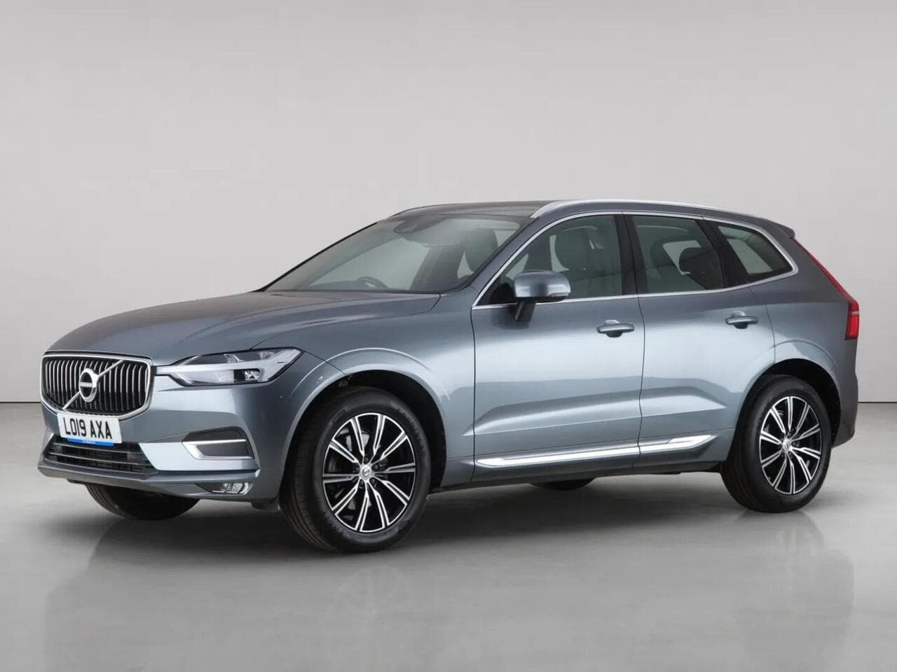 Volvo XC60 thumbnail Front Left
