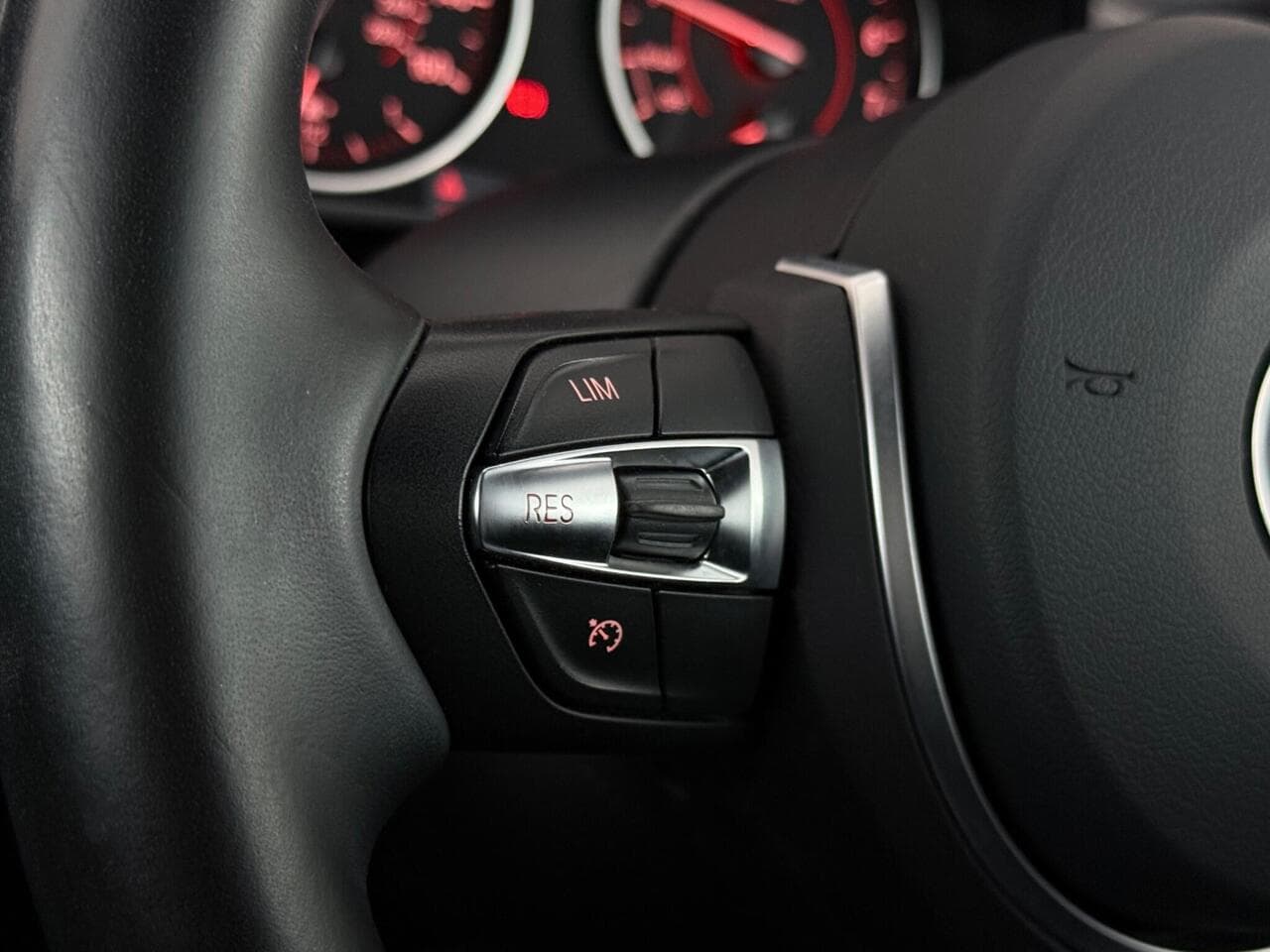 BMW 1 Series thumbnail Misc Controls