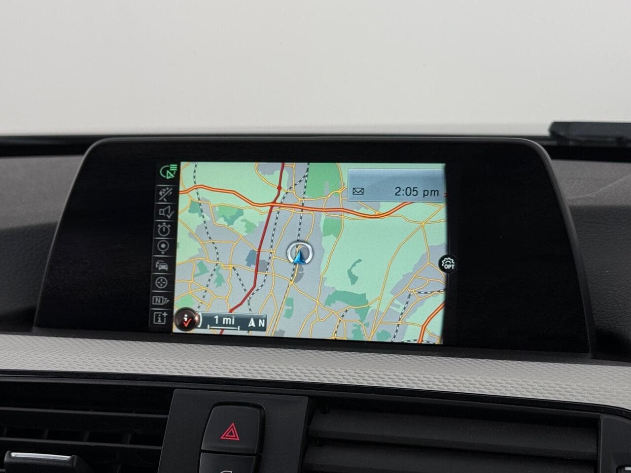 BMW 3 Series thumbnail Infotainment System