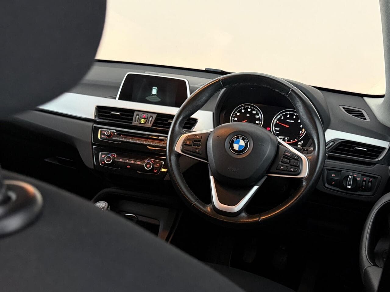 BMW X1 thumbnail Interior Front