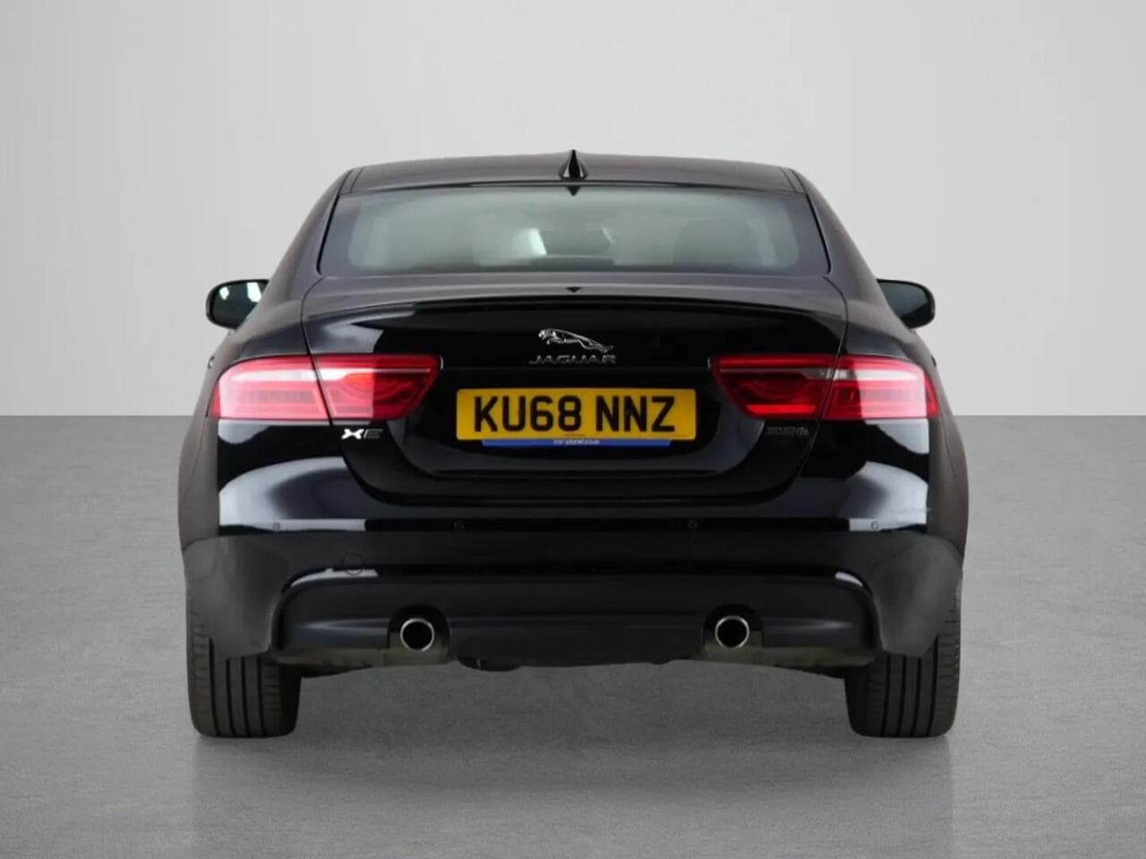 Jaguar XE thumbnail Rear