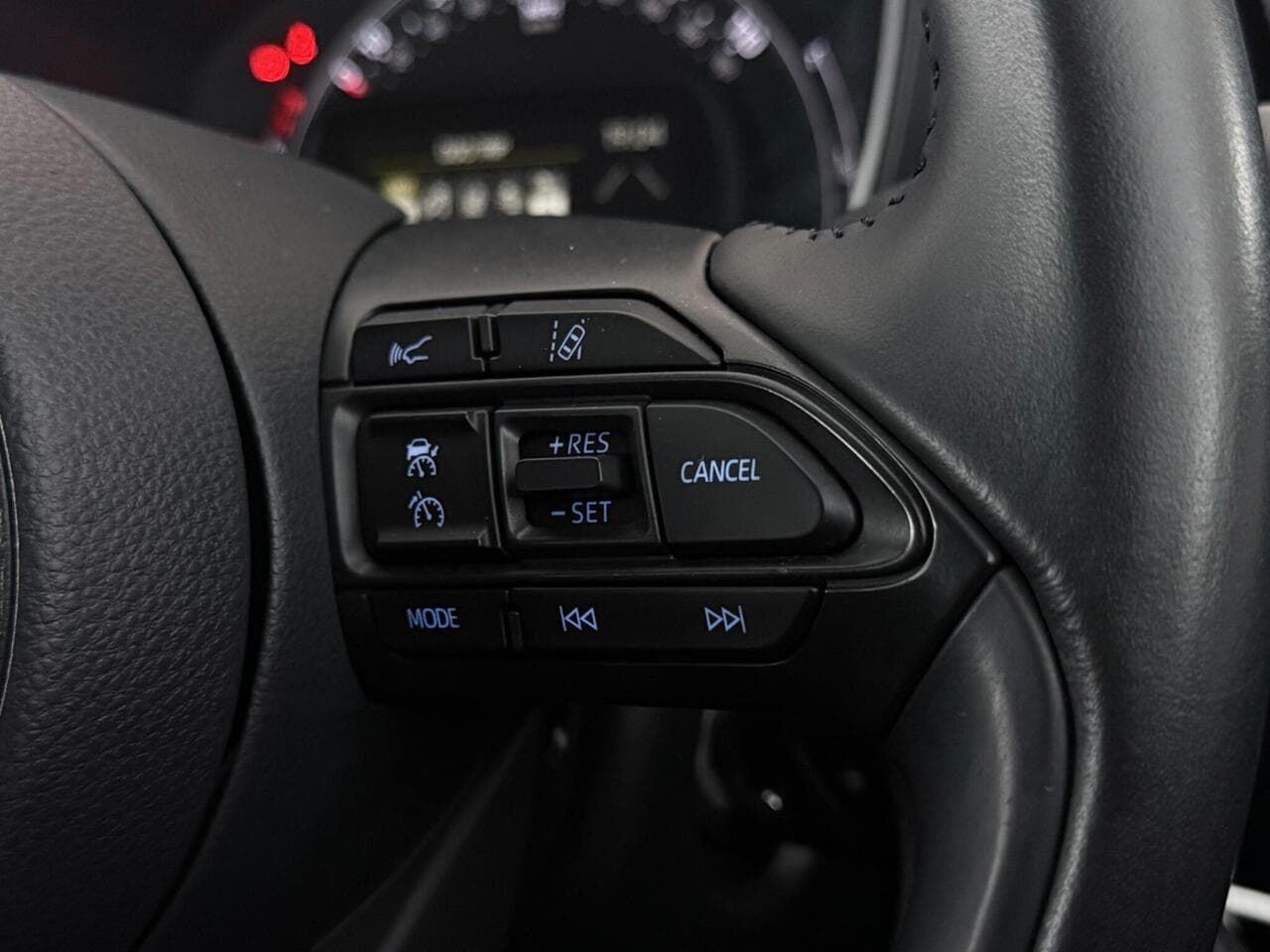 Toyota Aygo X thumbnail Misc Controls