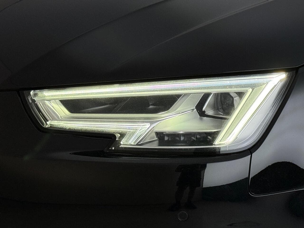 Audi A4 Avant thumbnail Lights Front