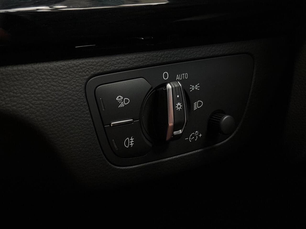 Audi Q5 thumbnail Misc Controls