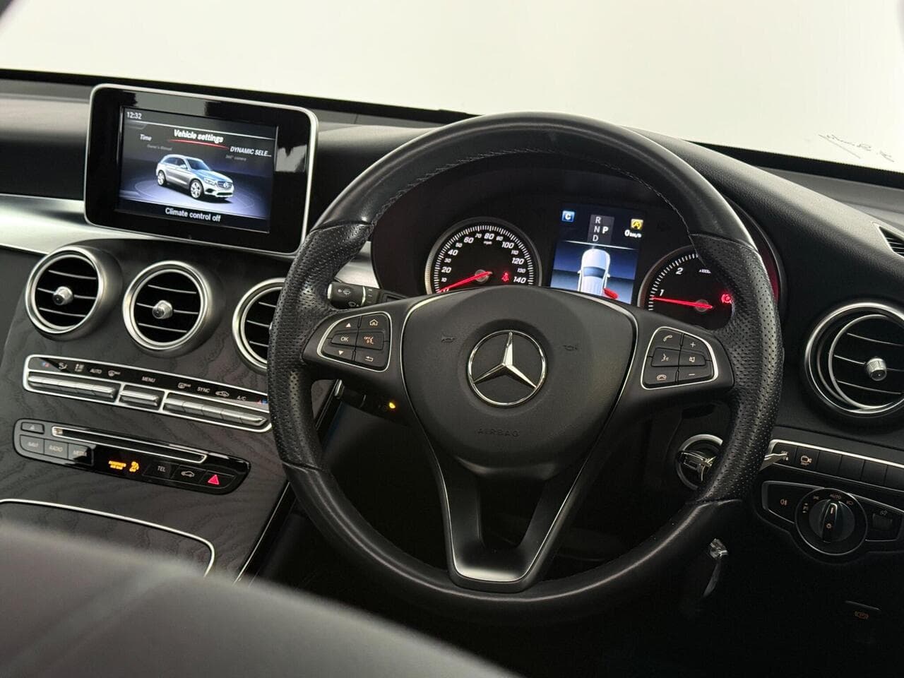 Mercedes-Benz GLC thumbnail Steering Wheel