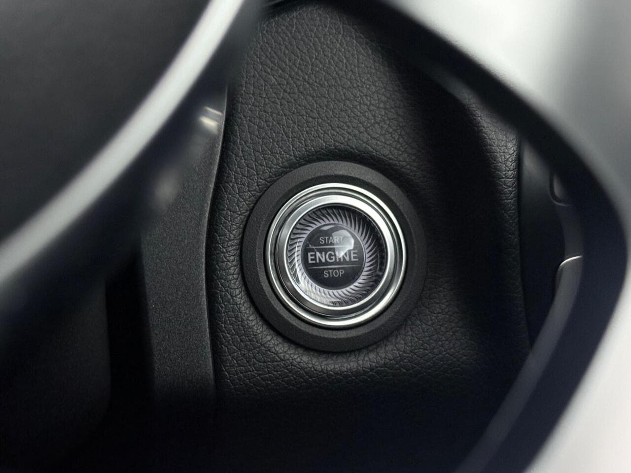 Mercedes-Benz C Class thumbnail Misc Controls