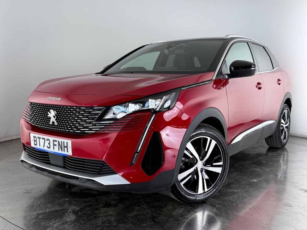 Peugeot 3008 thumbnail Front Left