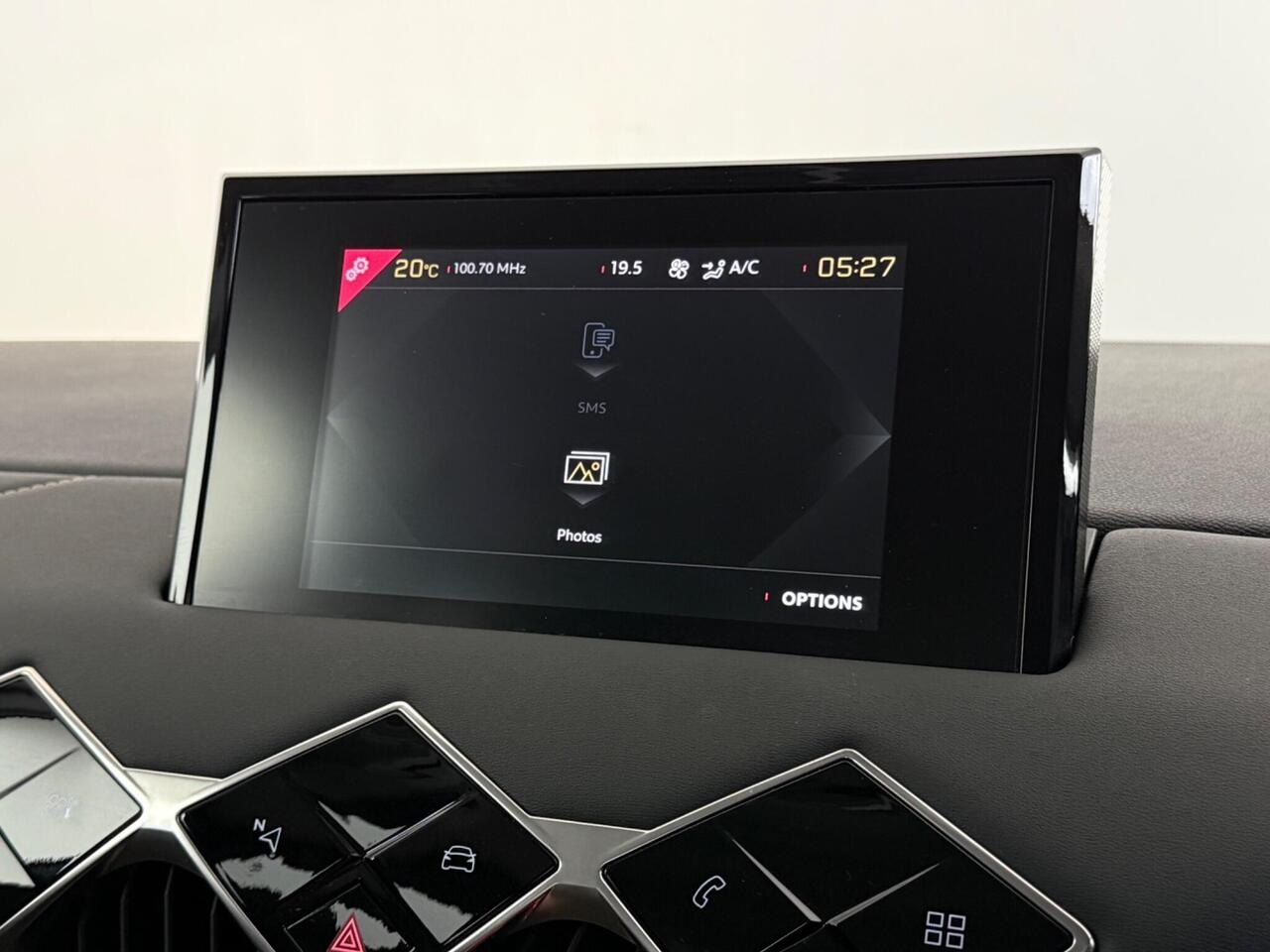 DS AUTOMOBILES DS 3 CROSSBACK thumbnail Infotainment System