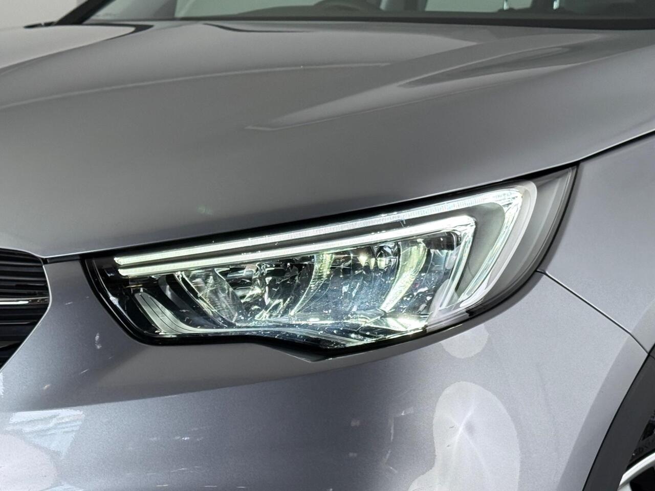 Vauxhall Grandland X thumbnail Lights Front
