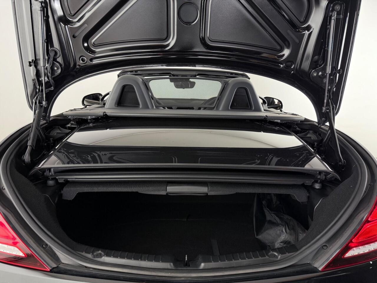 Mercedes-Benz SLC thumbnail Boot