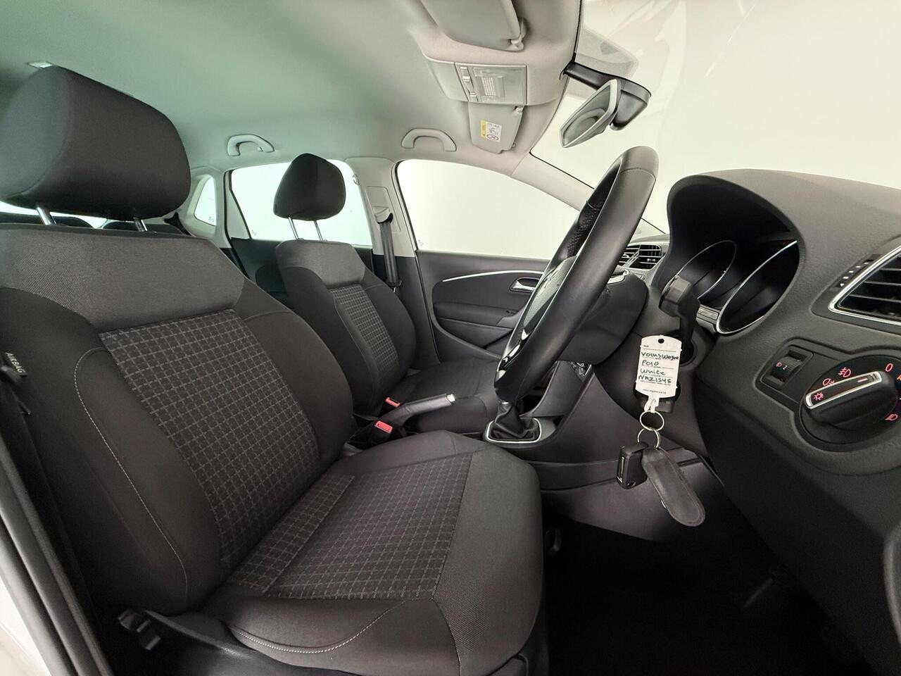 Volkswagen Polo thumbnail Seat Driver