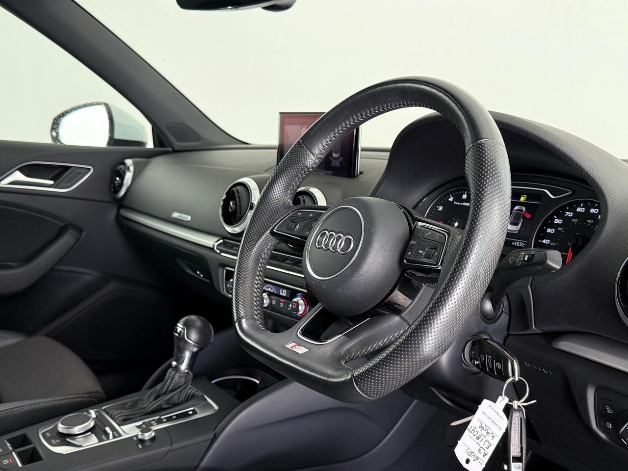 Audi A3 Cabriolet thumbnail Interior Front