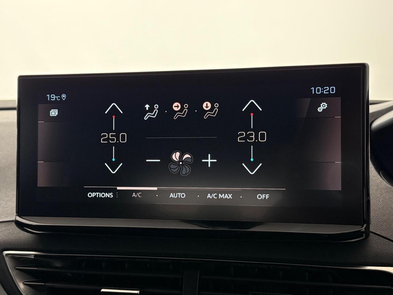 Peugeot 3008 thumbnail Infotainment System