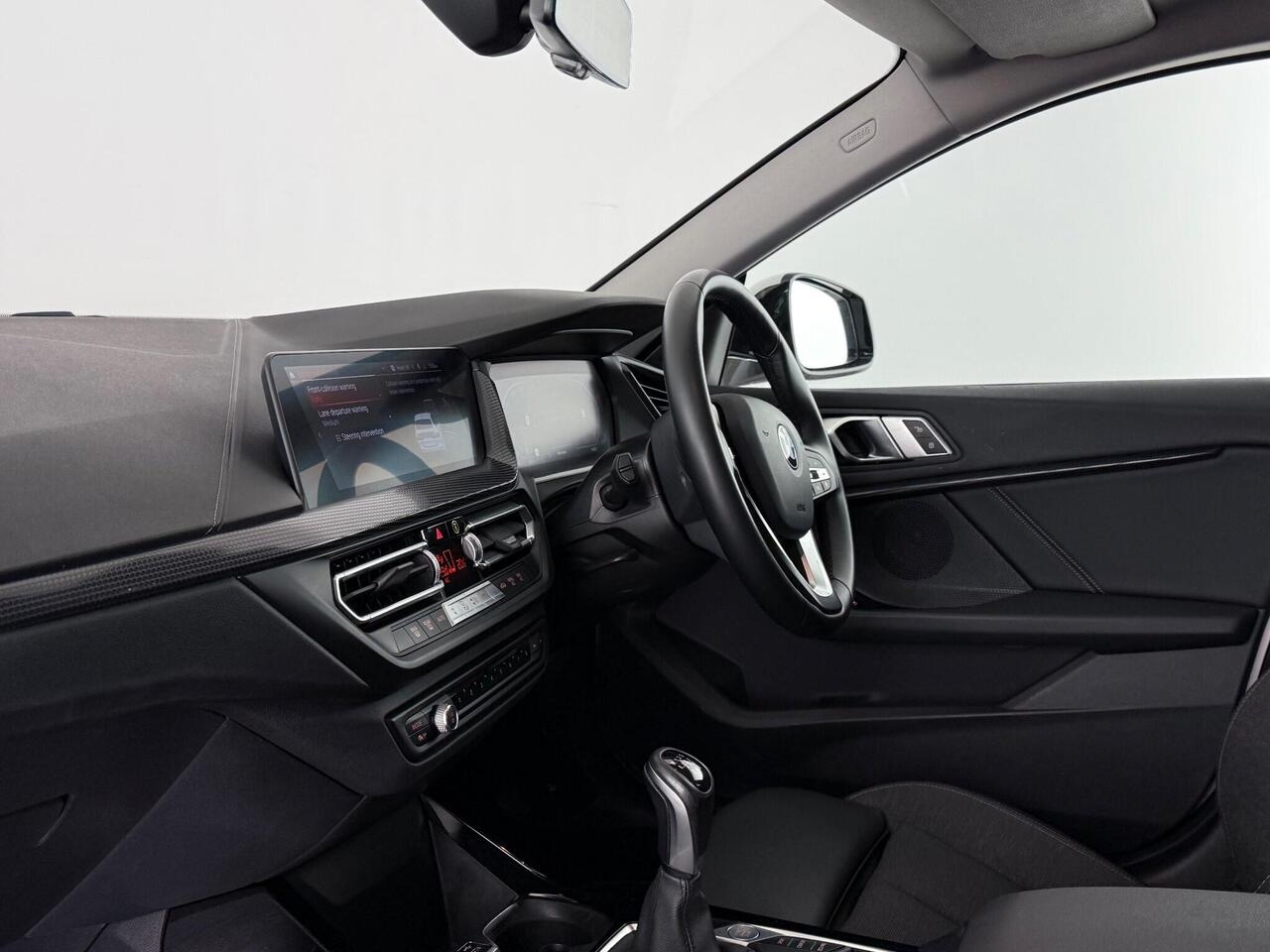 BMW 2 Series Gran Coupe thumbnail Interior Front