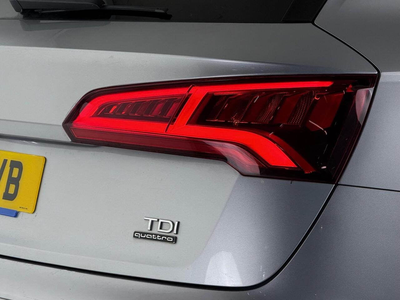 Audi Q5 thumbnail Lights Rear