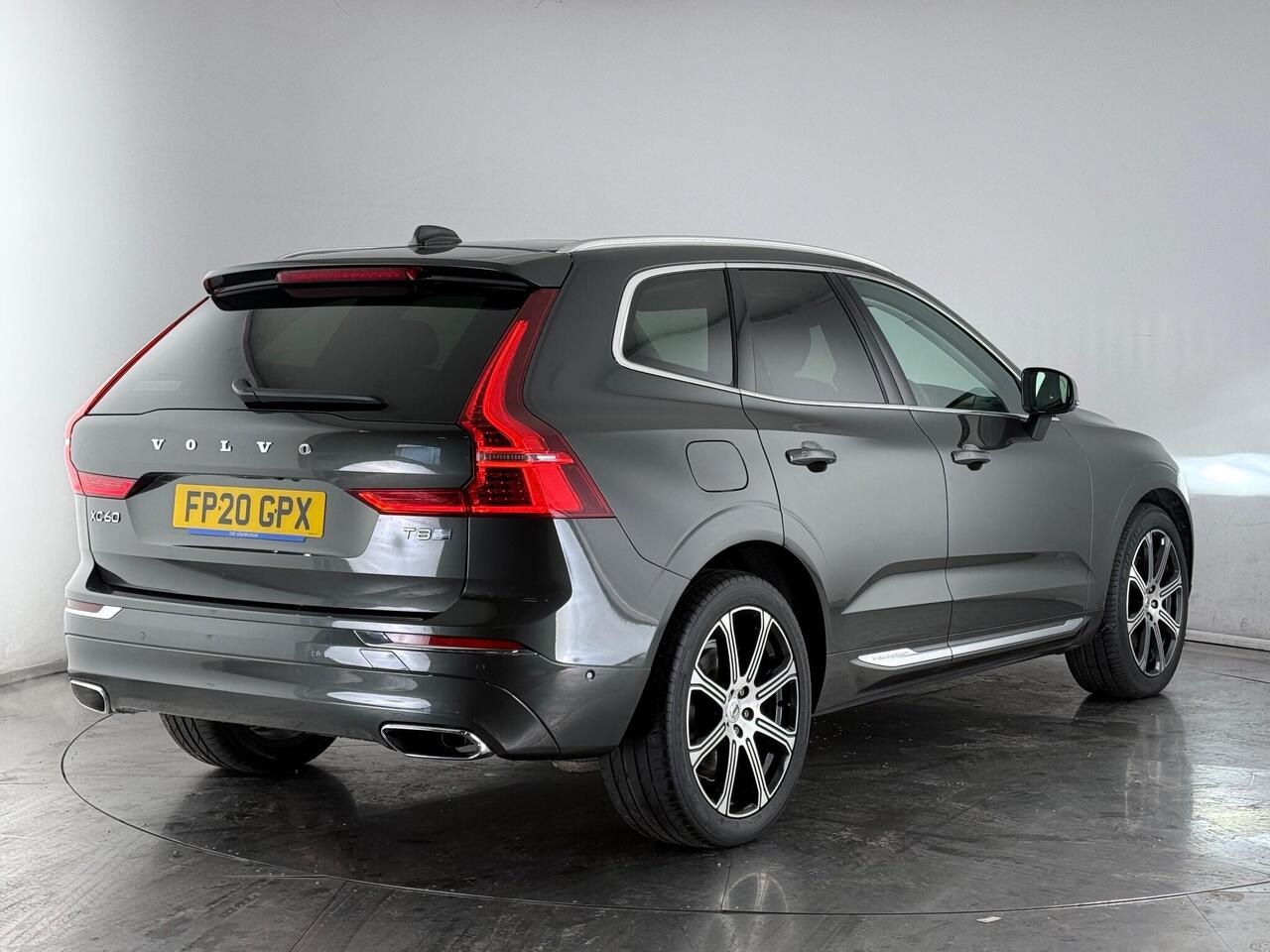 Volvo XC60 thumbnail Rear Right