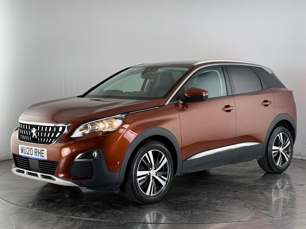 Peugeot 3008 thumbnail Front Left