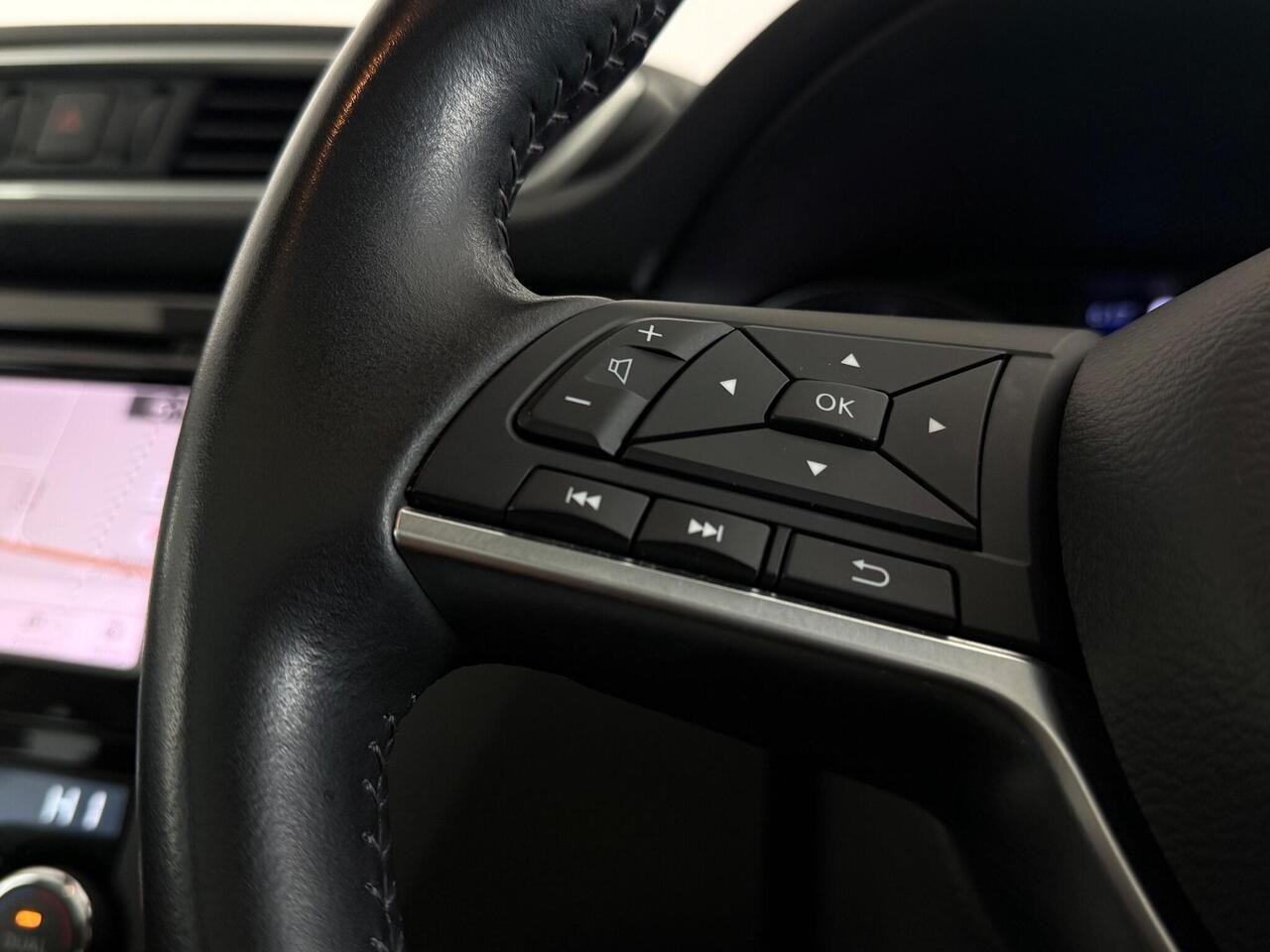 Nissan Qashqai thumbnail Misc Controls