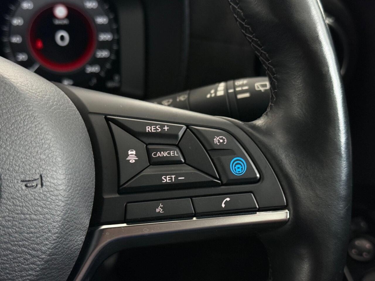Nissan Juke thumbnail Misc Controls