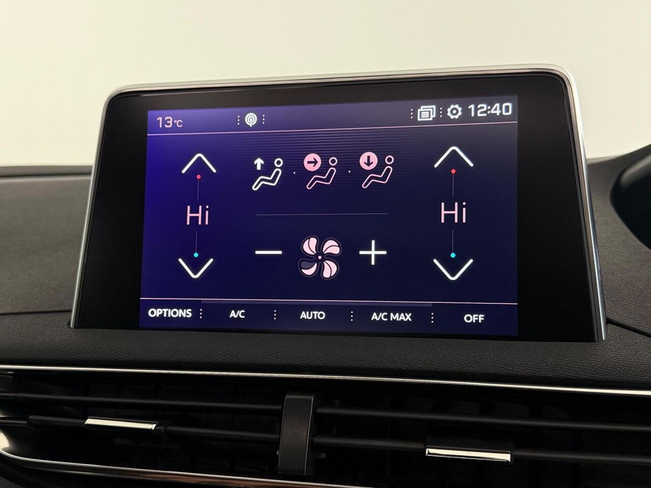 Peugeot 5008 thumbnail Infotainment System