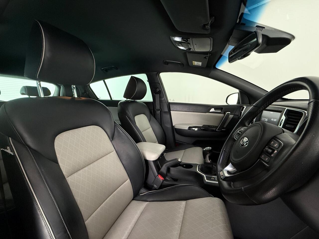 Kia Sportage thumbnail Seat Driver