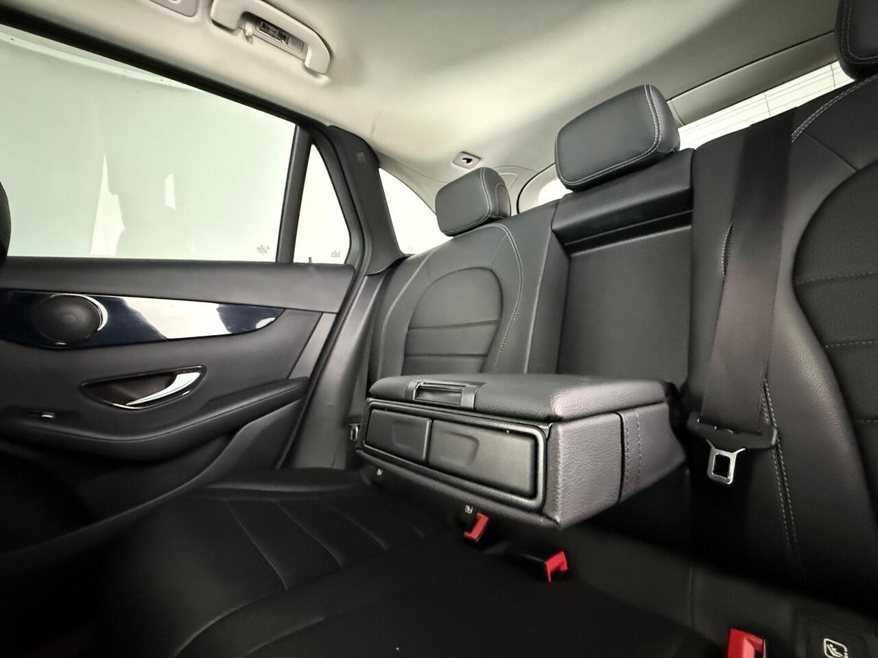 Mercedes-Benz GLC thumbnail Seats Rear