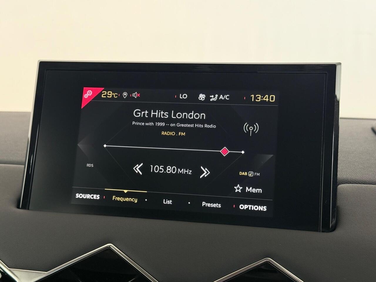 DS AUTOMOBILES DS 3 CROSSBACK thumbnail Infotainment System
