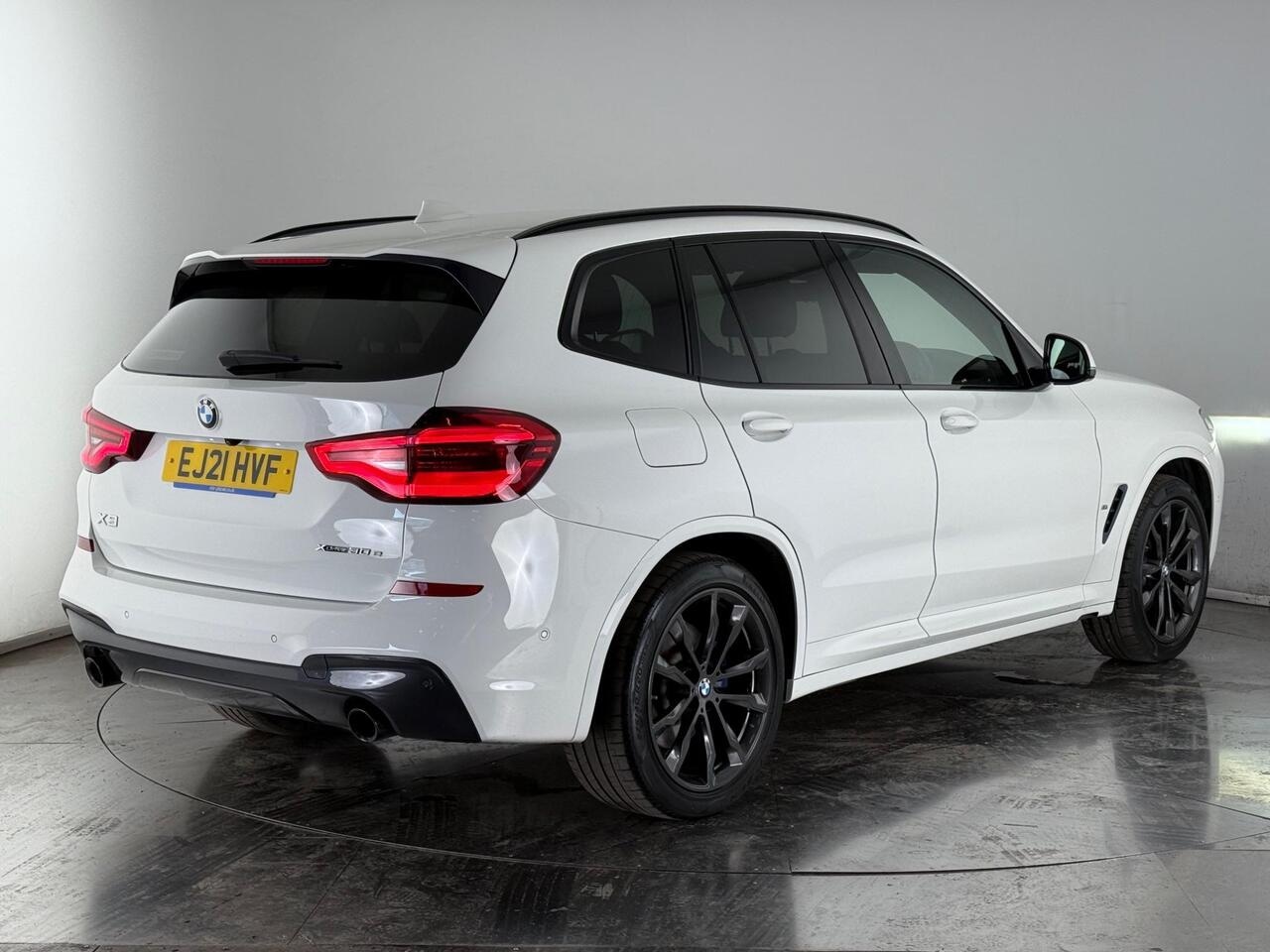 BMW X3 thumbnail Rear Right