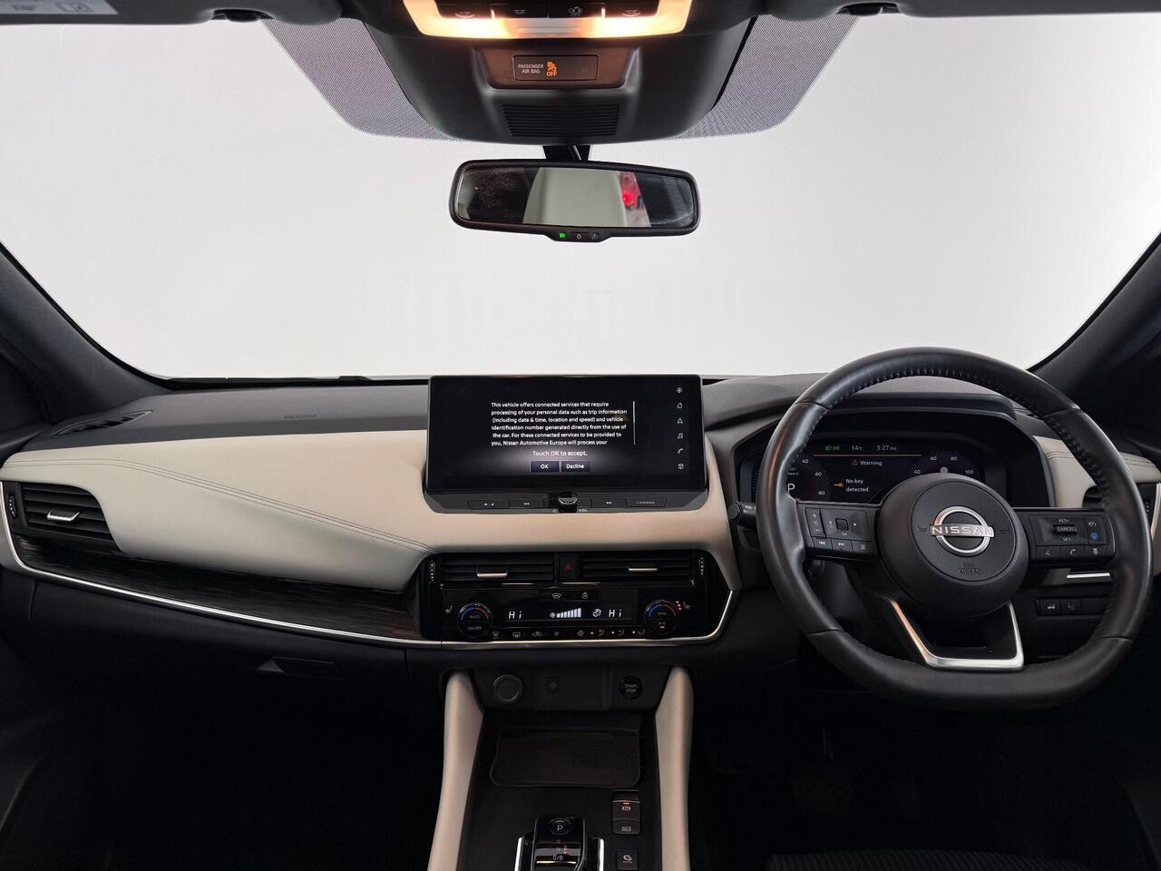 Nissan Qashqai thumbnail Interior Front