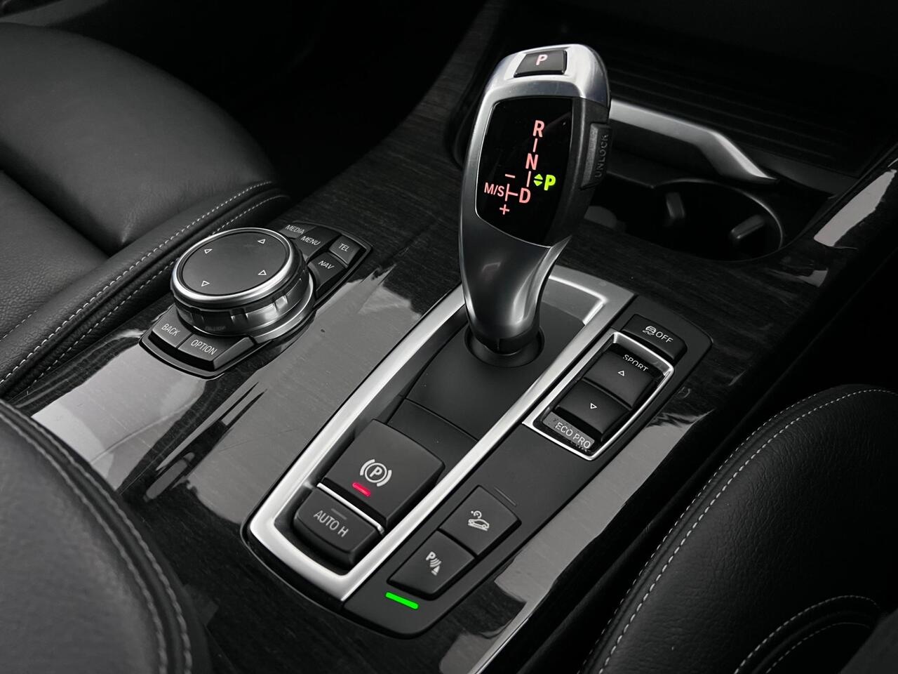 BMW X3 thumbnail Interior Front