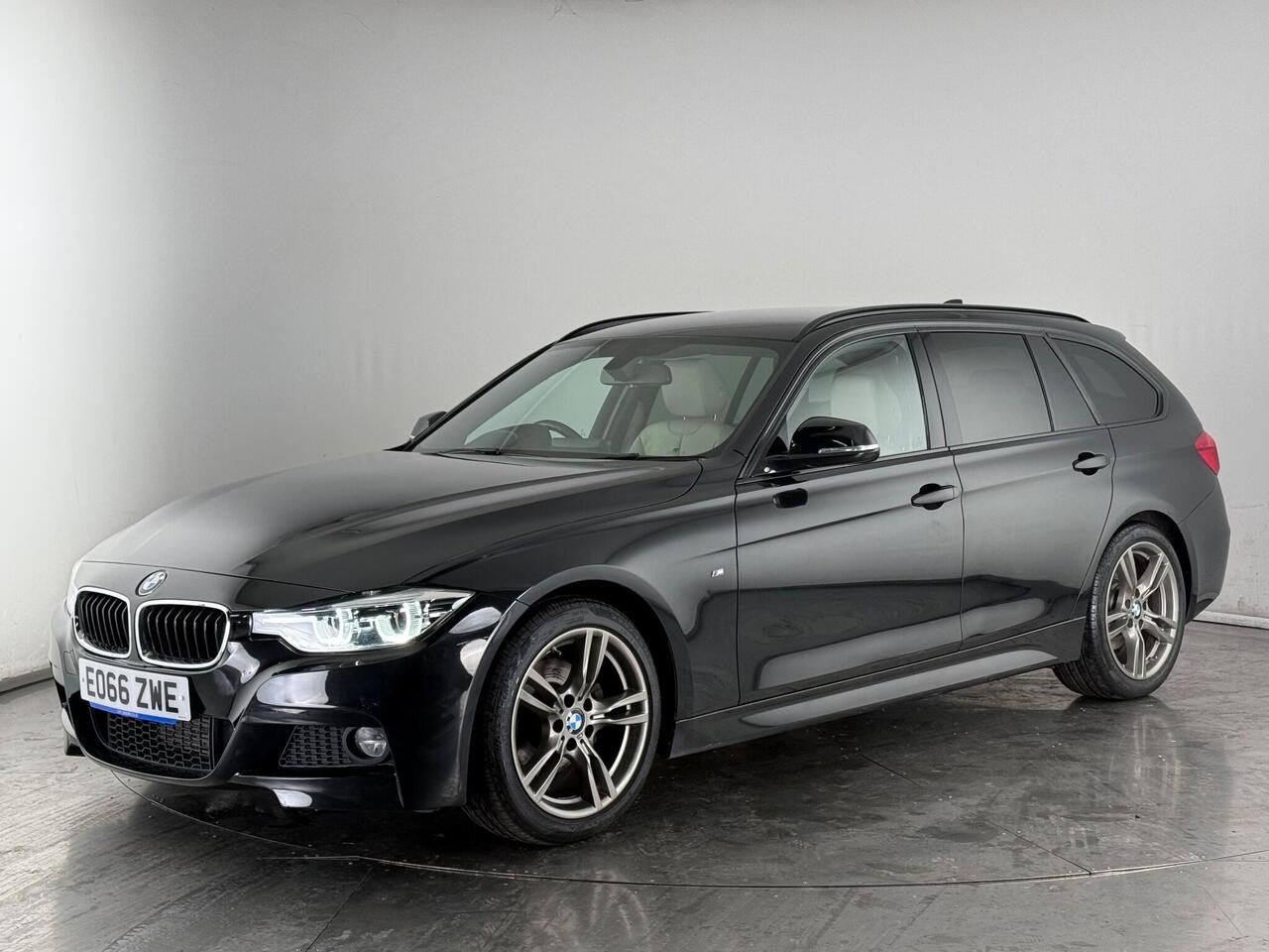 BMW 3 Series thumbnail Front Left