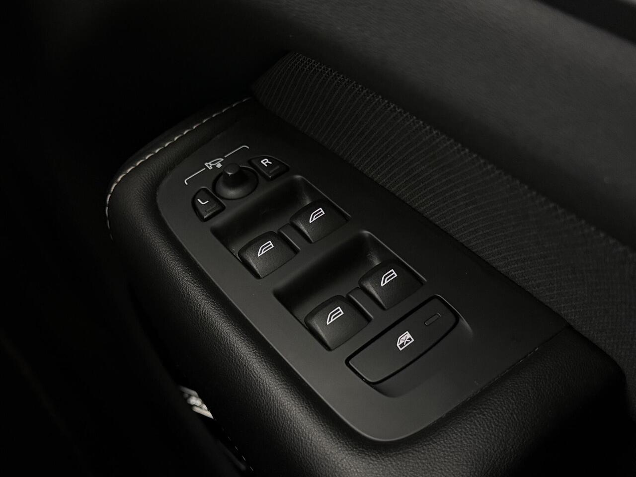 Volvo XC60 thumbnail Misc Controls