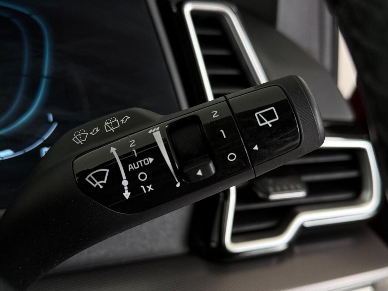 Kia Sportage thumbnail Misc Controls