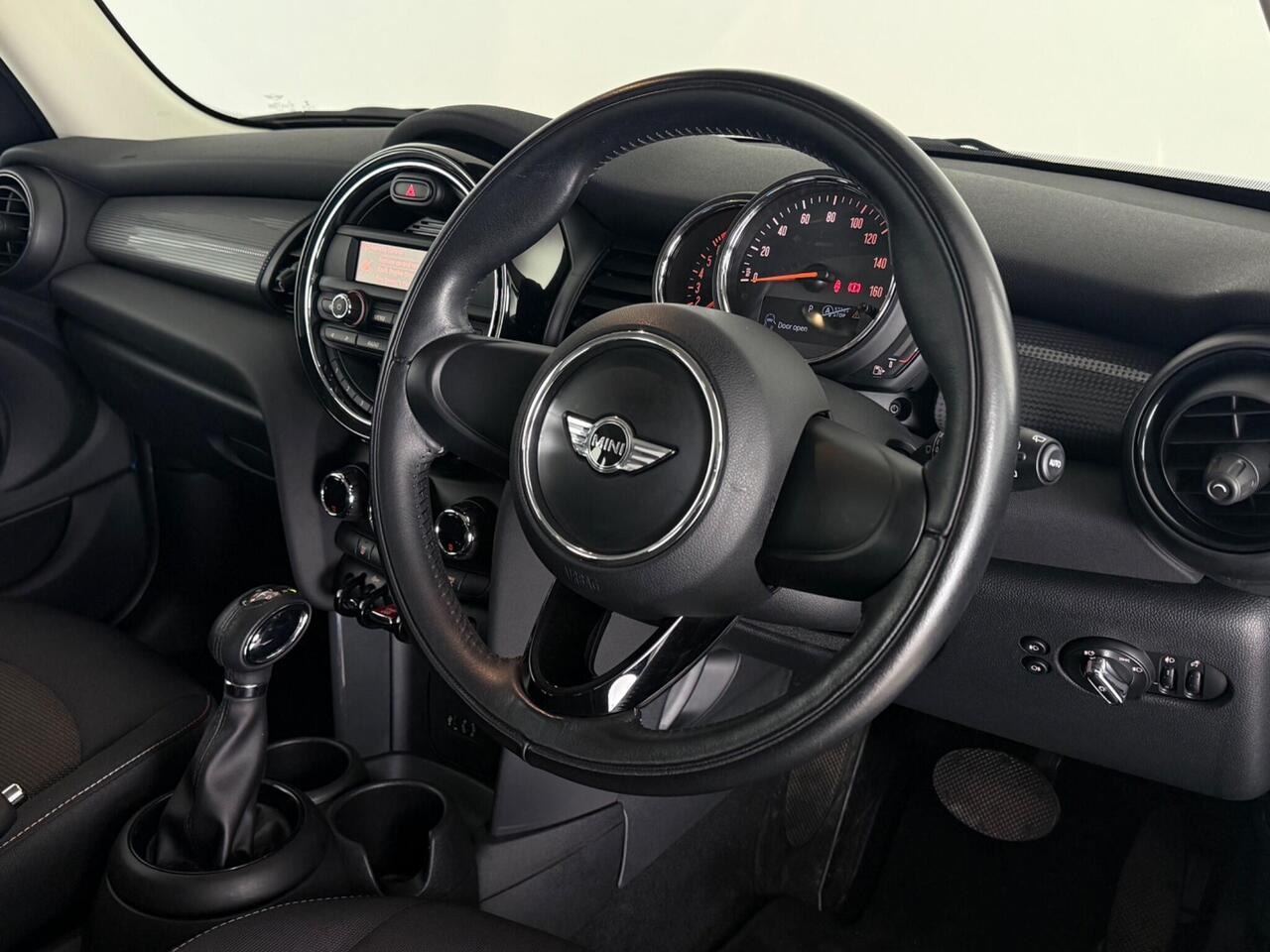 MINI Hatch thumbnail Steering Wheel