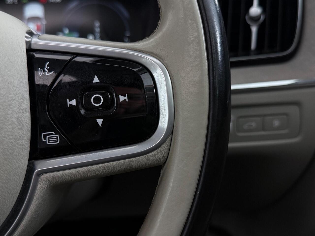 Volvo XC60 thumbnail Misc Controls
