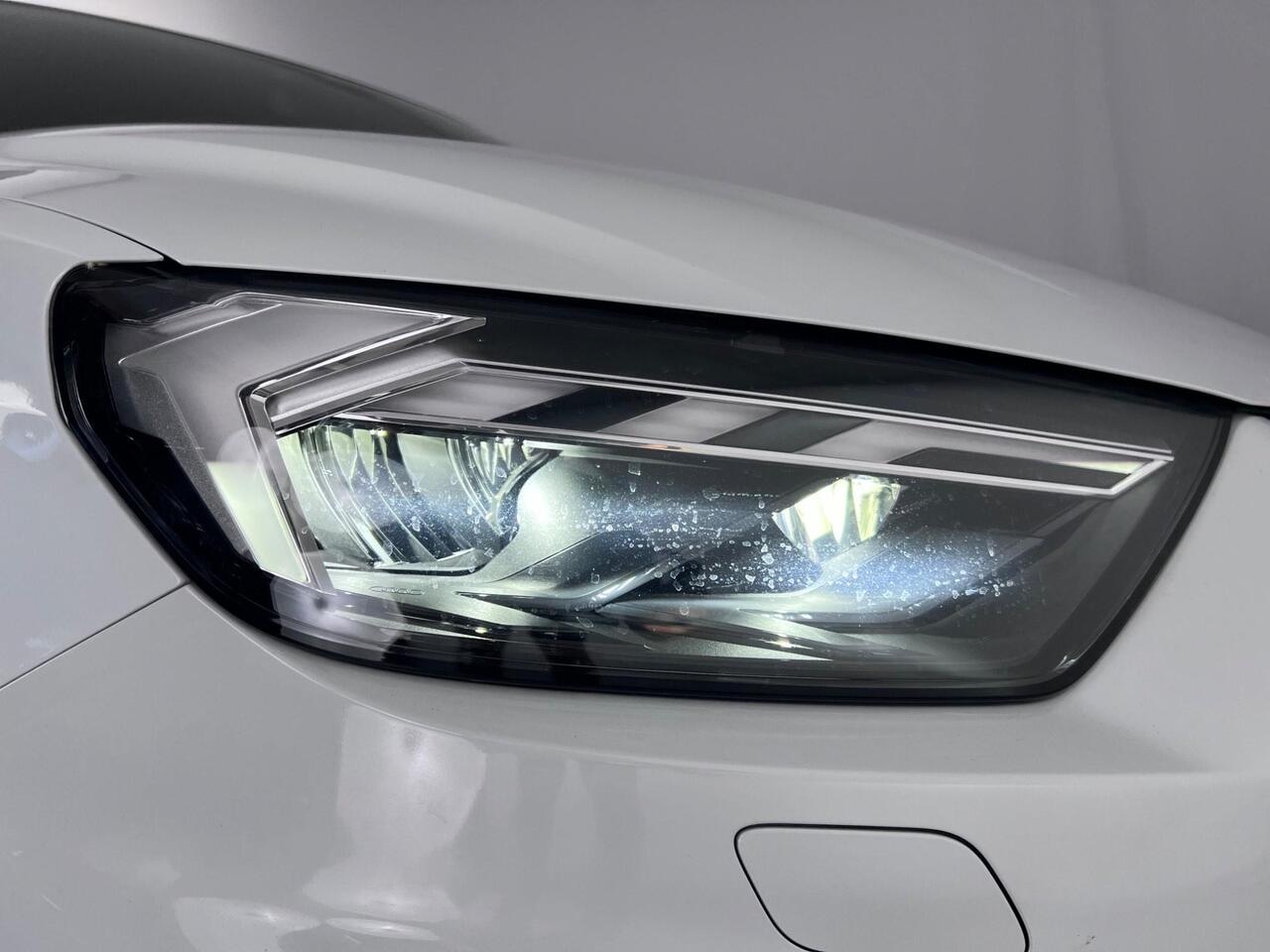 Audi A1 thumbnail Lights Front