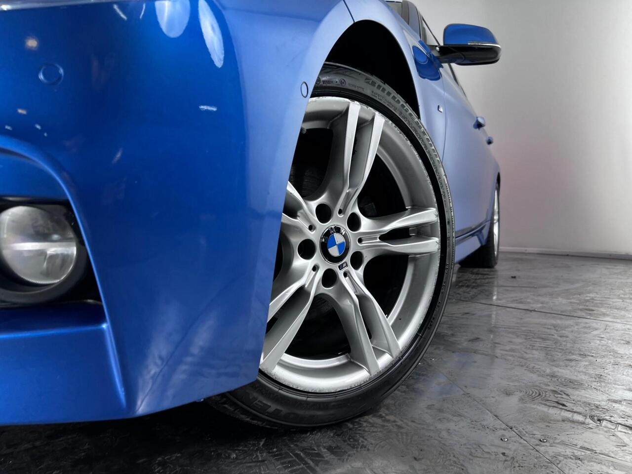 BMW 3 Series thumbnail Wheel