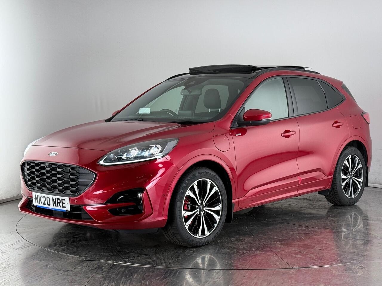 Ford Kuga thumbnail Front Left