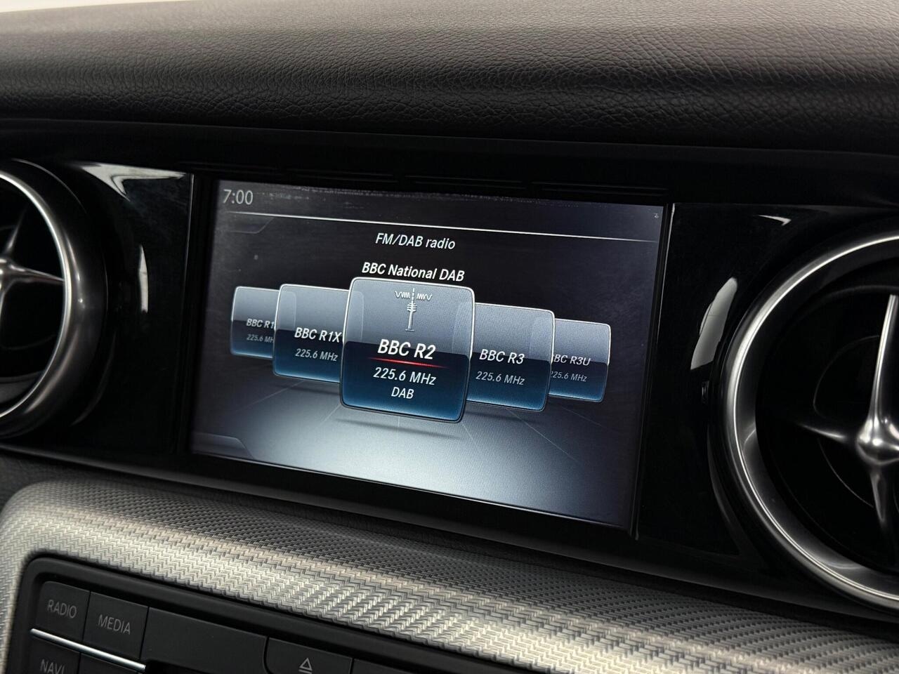 Mercedes-Benz SLC thumbnail Infotainment System