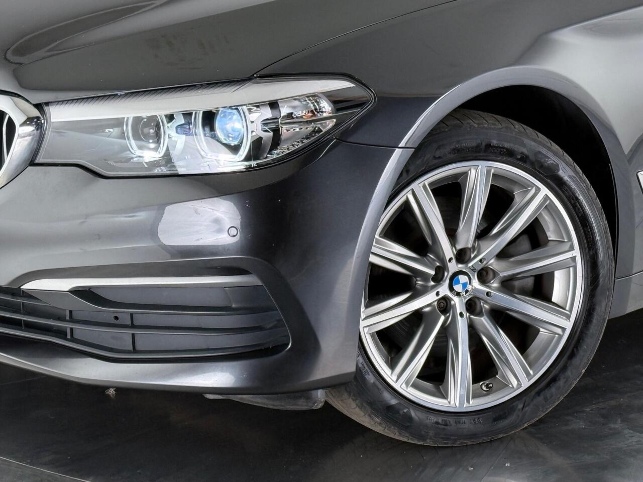 BMW 5 Series thumbnail Wheel