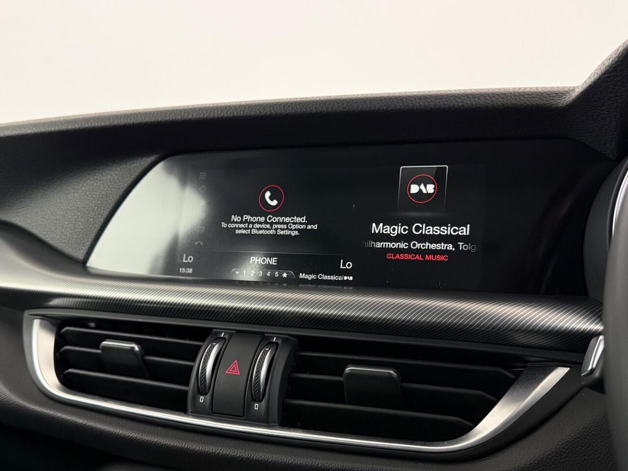 Alfa Romeo Stelvio thumbnail Infotainment System