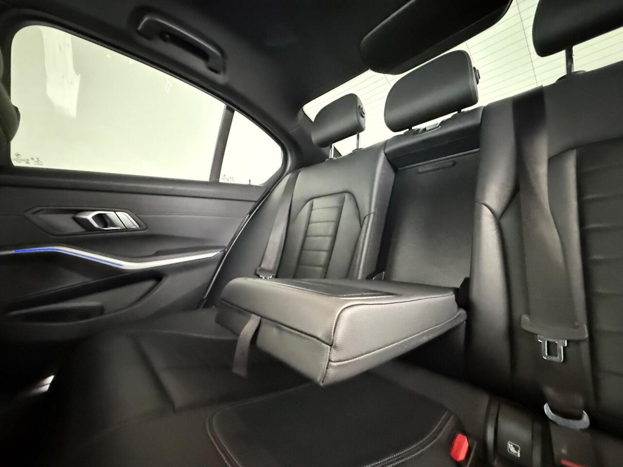 BMW 3 Series thumbnail Seats Rear
