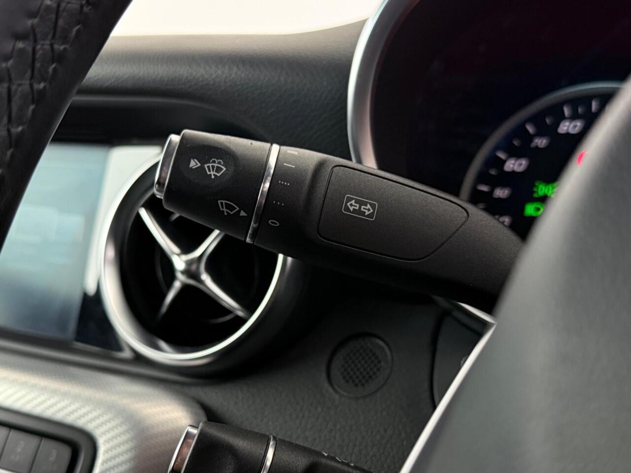 Mercedes-Benz SLC thumbnail Misc Controls