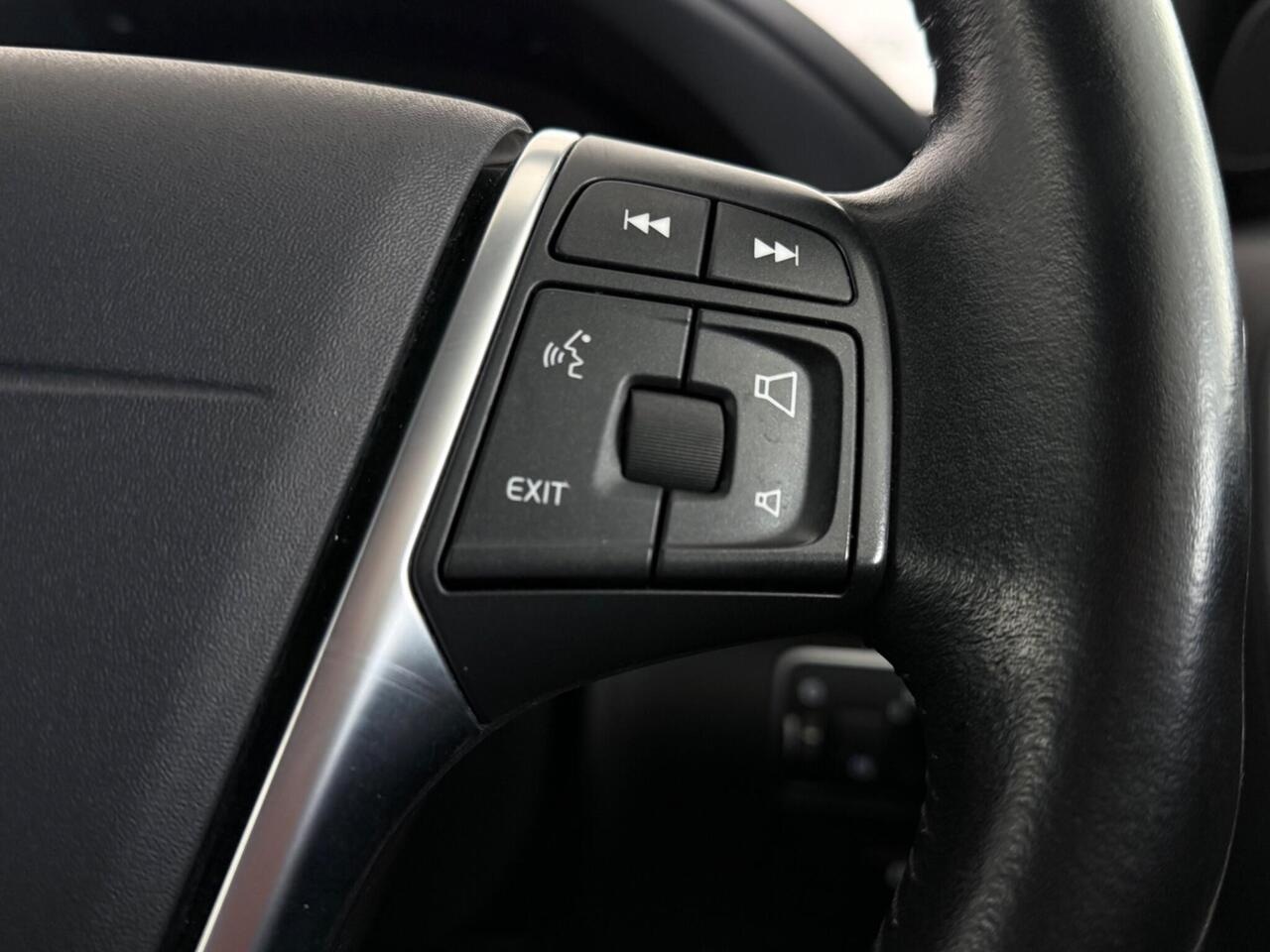 Volvo XC60 thumbnail Misc Controls